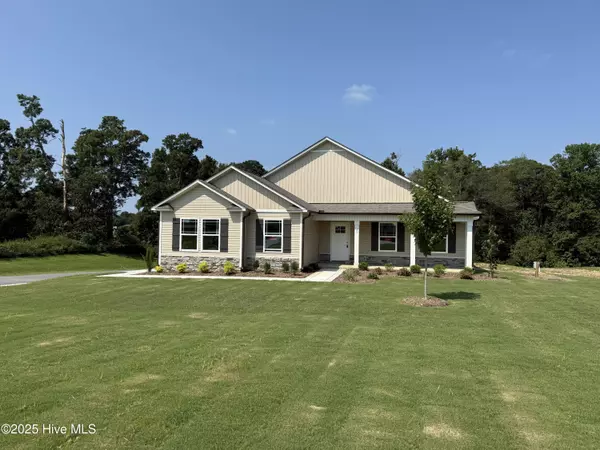 28 Hagood ST, Smithfield, NC 27577