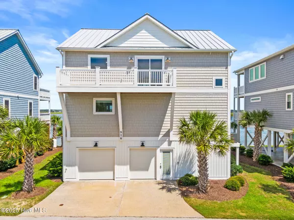 916 Bumble Bee LN, Topsail Beach, NC 28445