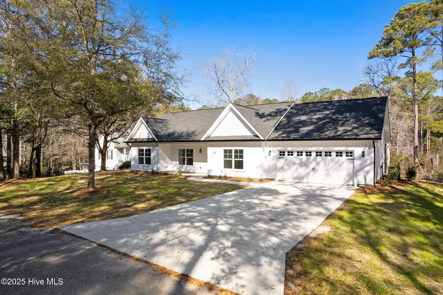 3086 River Hills DR SW, Shallotte, NC 28470