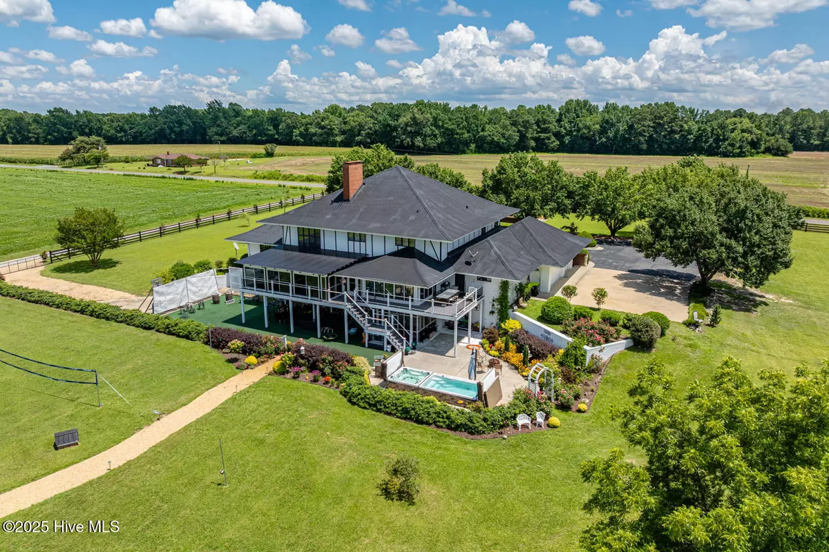 Newton Grove, NC 28366,410 E Barefoot RD