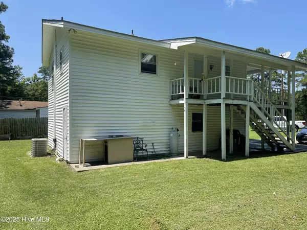 Hertford, NC 27944,1048 Snug Harbor RD