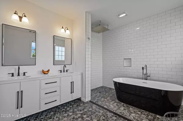 Winnabow, NC 28479,123 Cove LNDG