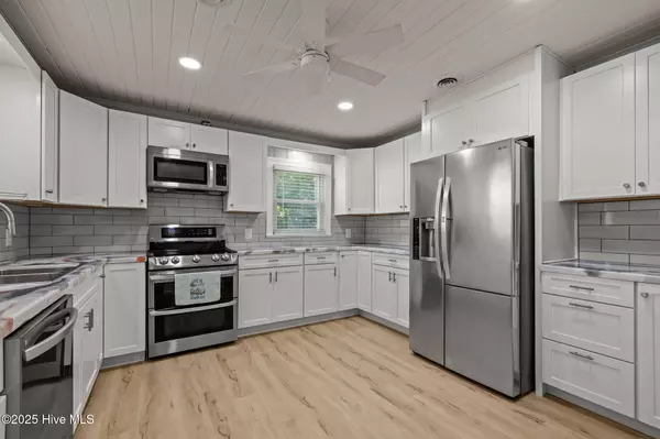 Atlantic, NC 28511,376 Shell RD