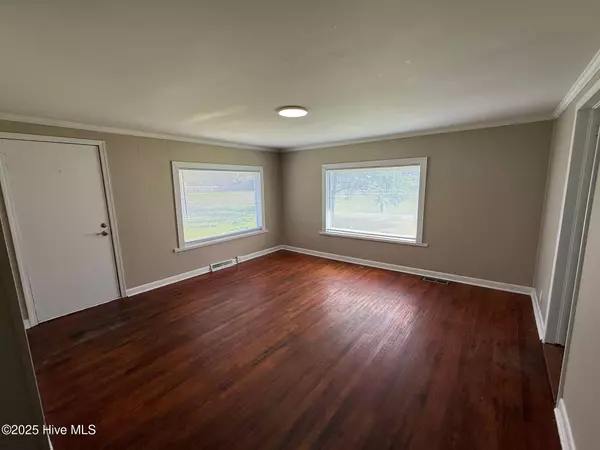Jacksonville, NC 28540,1235 Murrill Hill RD