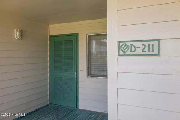 10300 Coast Guard RD #D211, Emerald Isle, NC 28594
