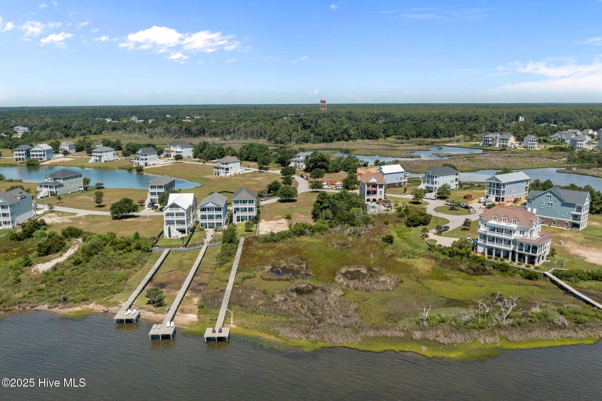 703 Cannonsgate DR, Newport, NC 28570
