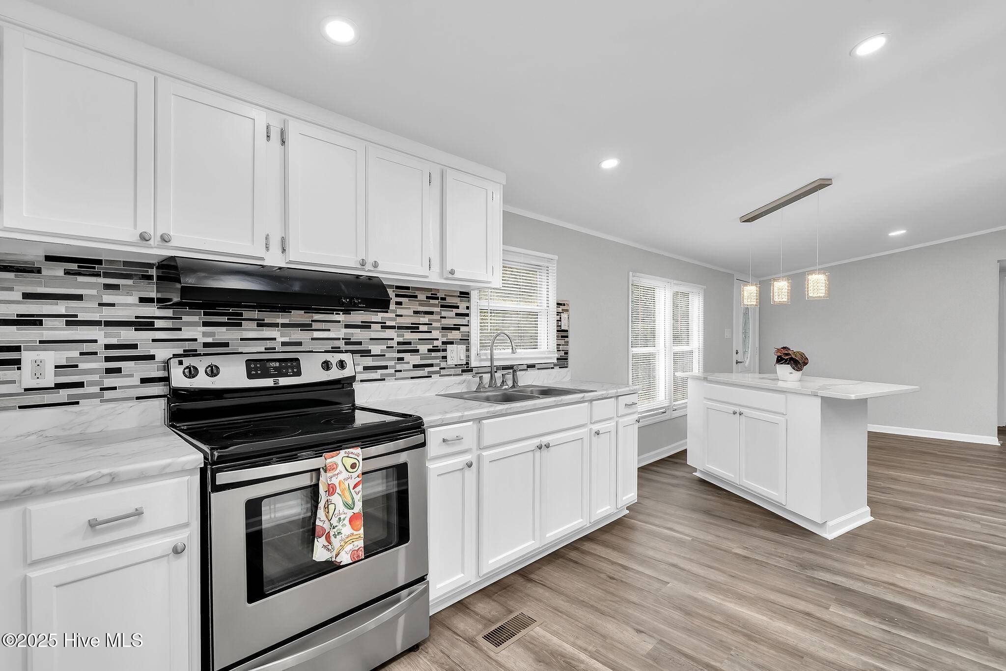 Maple Hill, NC 28454,958 Walter Holmes RD