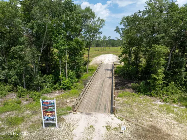 Rocky Point, NC 28457,10 Kingbird