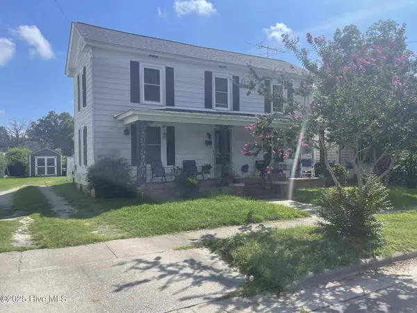 Washington, NC 27889,216 E 7th ST