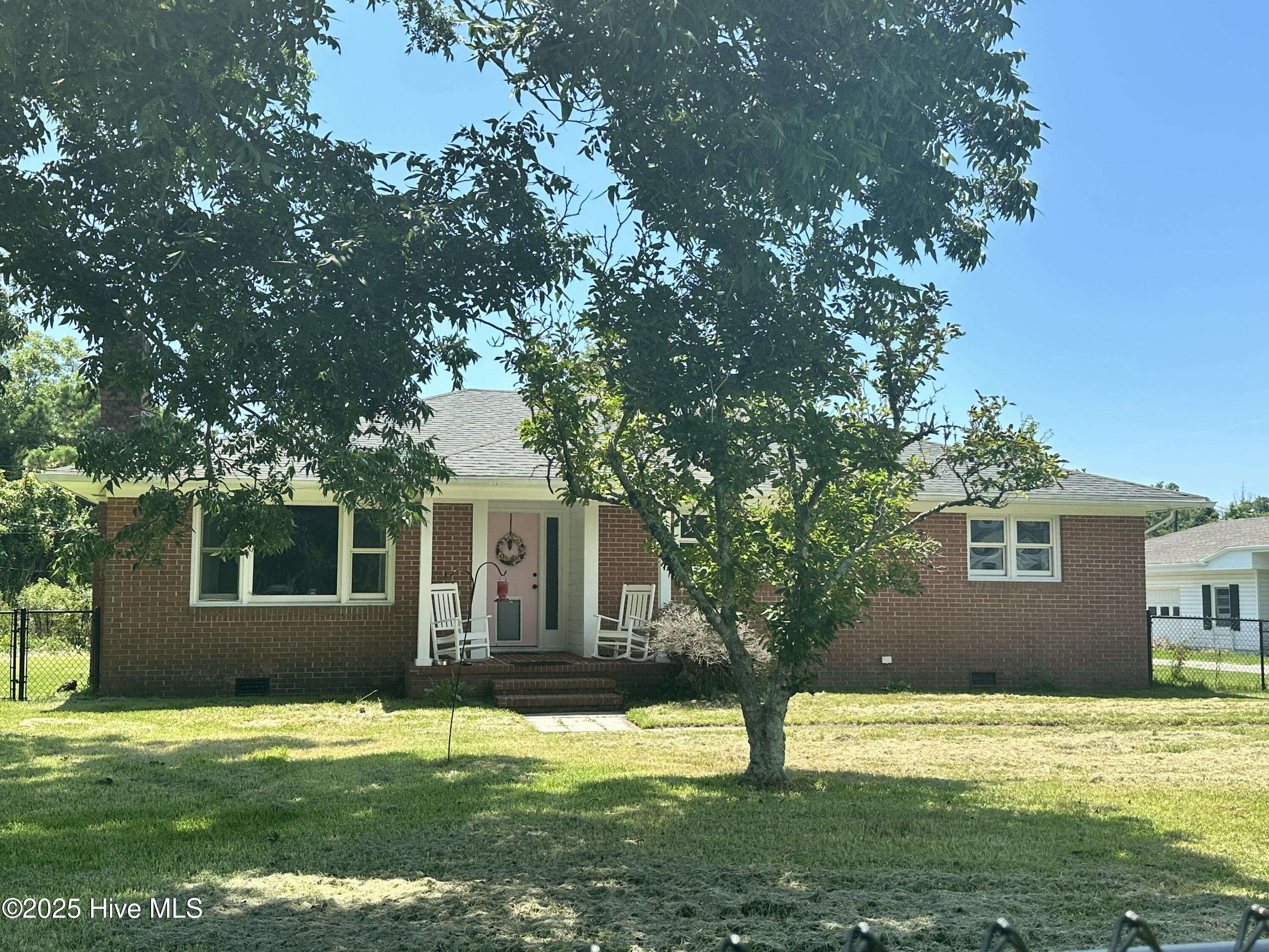 107 Cribbs LN, Newport, NC 28570