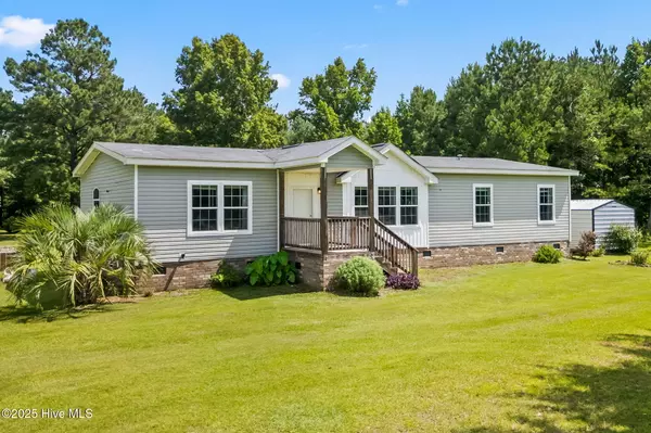 309 H Coleman LN, Tabor City, NC 28463