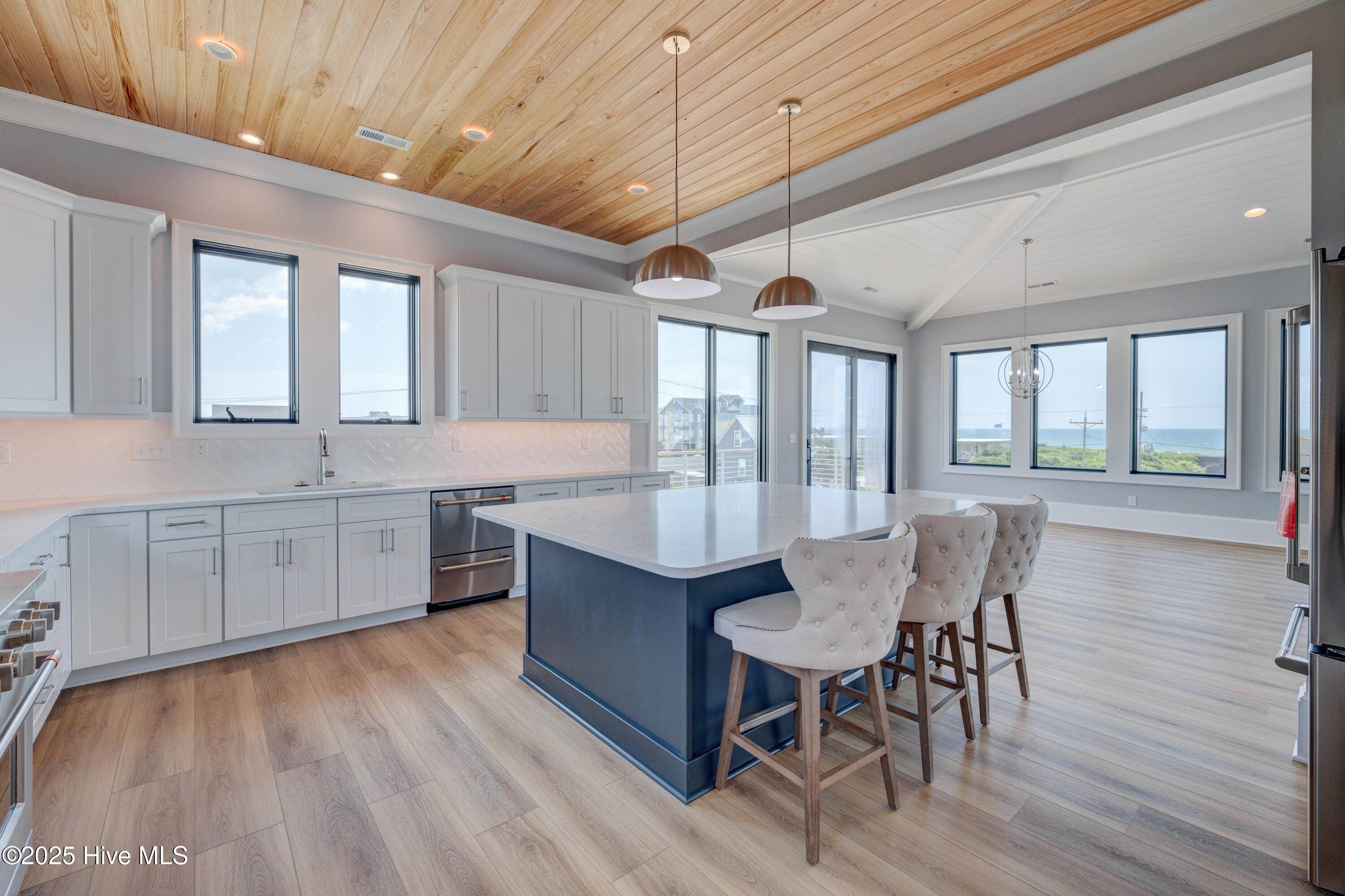 Surf City, NC 28445,107 Raleigh AVE