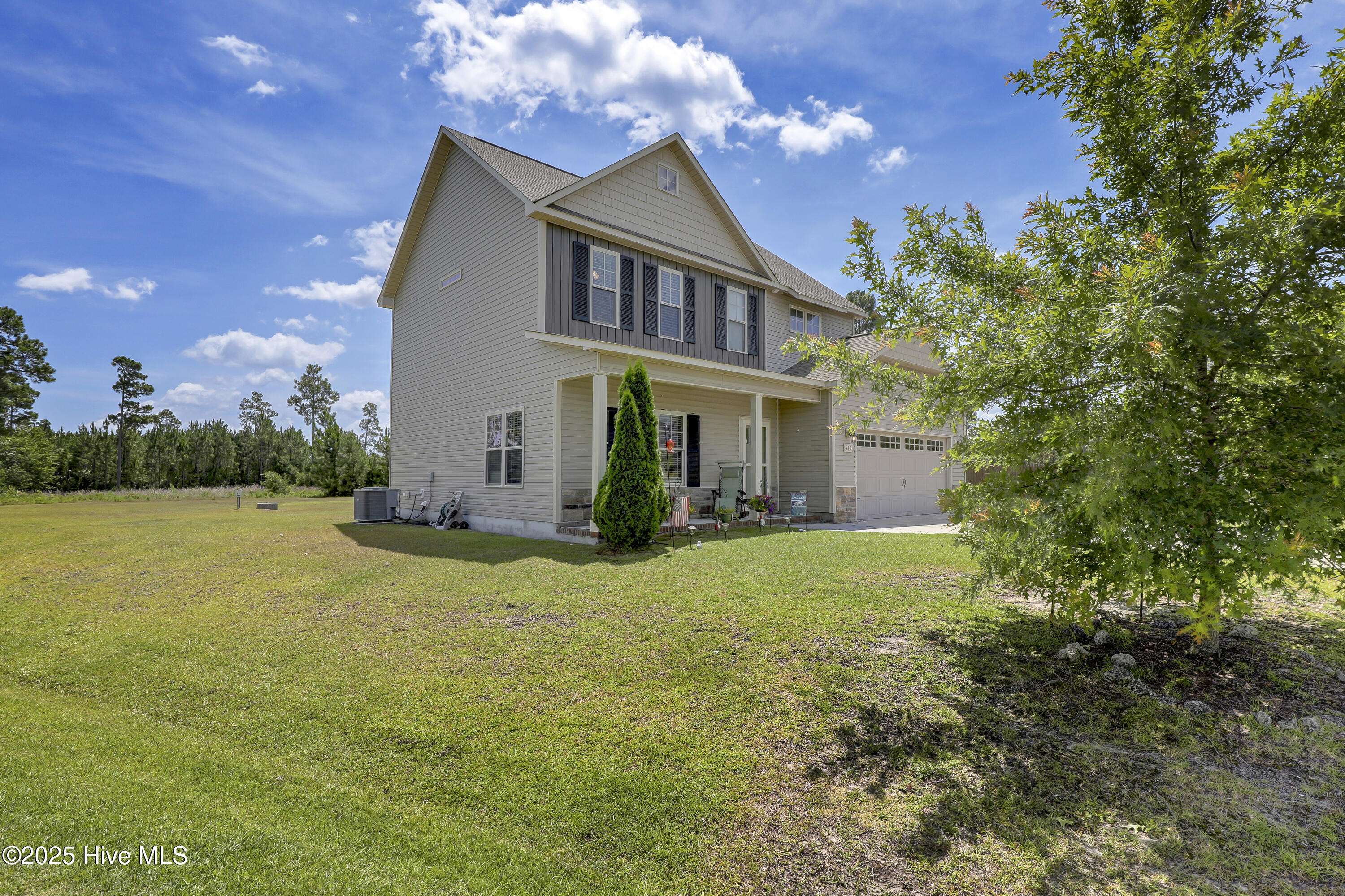 Richlands, NC 28574,910 Purvis CT