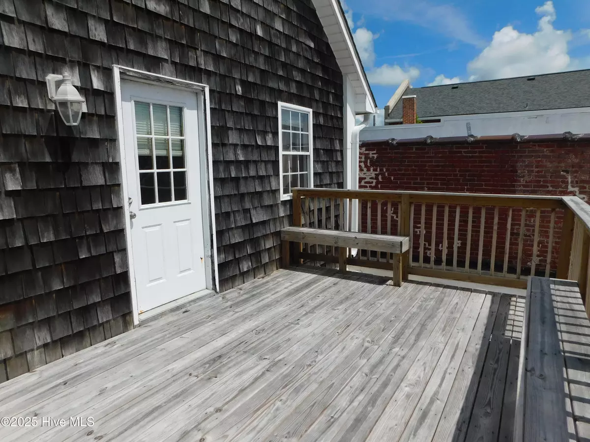 Beaufort, NC 28516,113 Turner ST #B