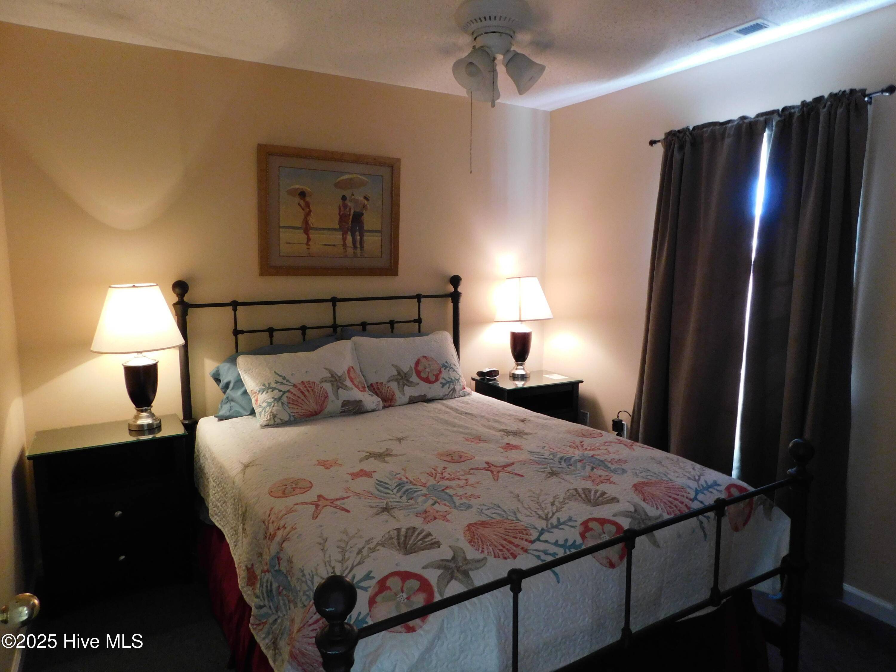 Beaufort, NC 28516,113 Turner ST #B