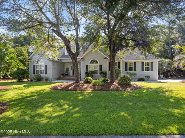 9706 Ashley PL, Emerald Isle, NC 28594