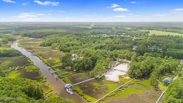 Southport, NC 28461,6487 Walden Pond LN
