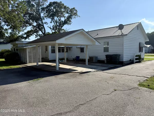 Tarboro, NC 27886,2043 Mcnair RD