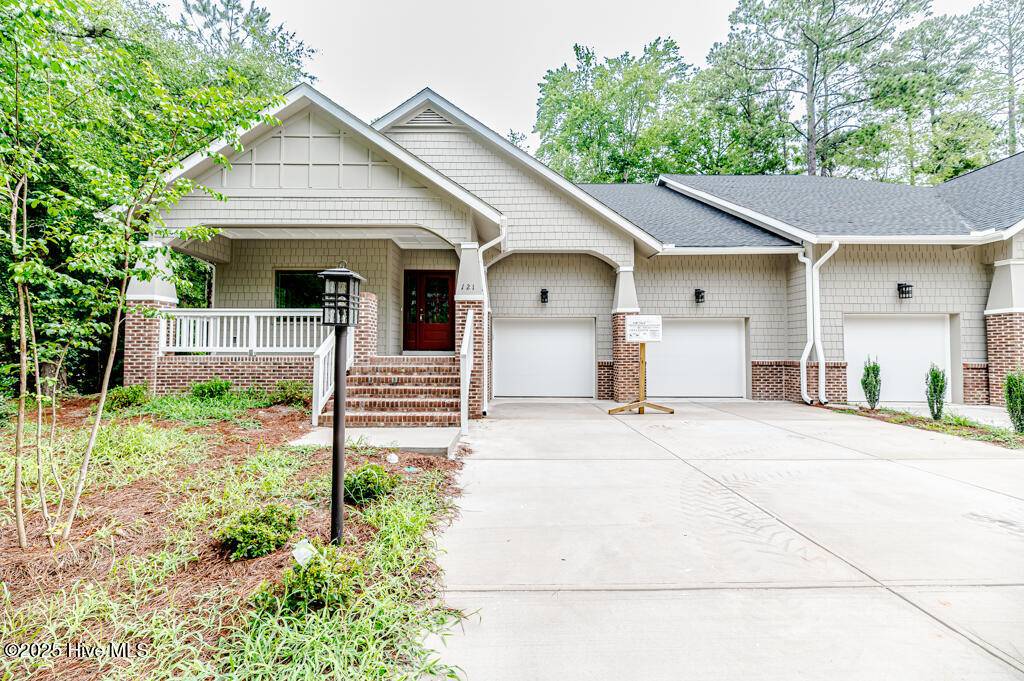121 Lamplighter Village DR, Pinehurst, NC 28374
