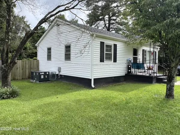 Kinston, NC 28504,417 Poplar ST