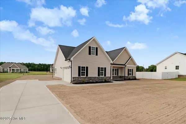 Pikeville, NC 27863,102 Chester PL