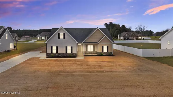 102 Chester PL, Pikeville, NC 27863