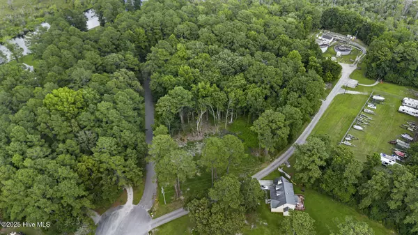 New Bern, NC 28562,202 Gull Pointe