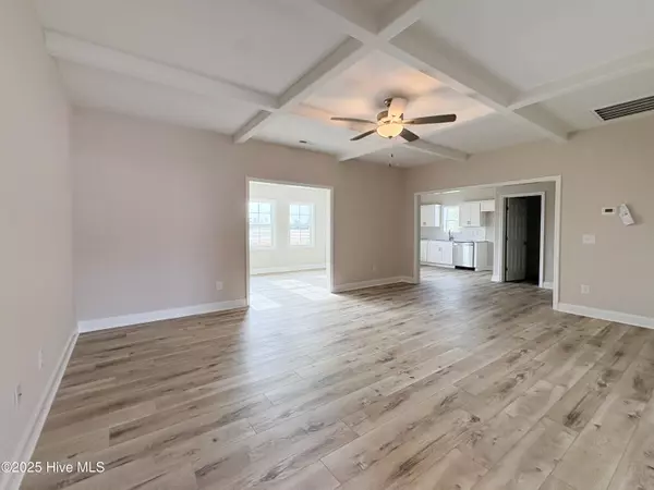 Hubert, NC 28539,909 Wild Azalea WAY