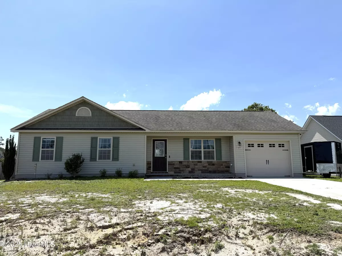 Hubert, NC 28539,607 Parsley DR
