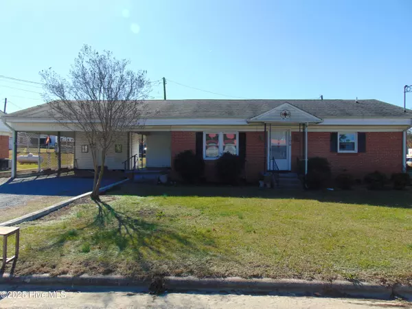 104 E Edgecombe ST, Macclesfield, NC 27852