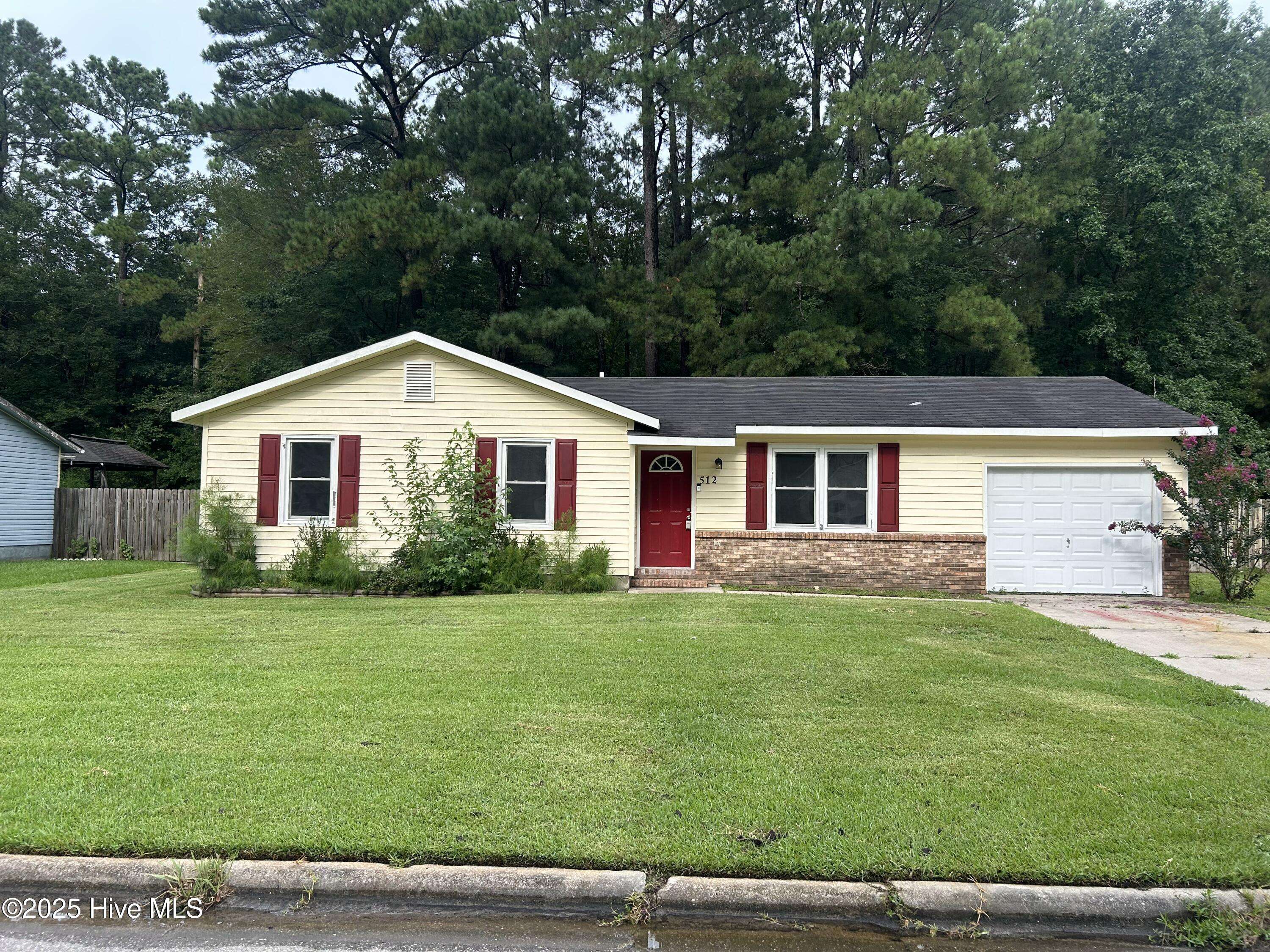 512 Walnut DR, Jacksonville, NC 28540