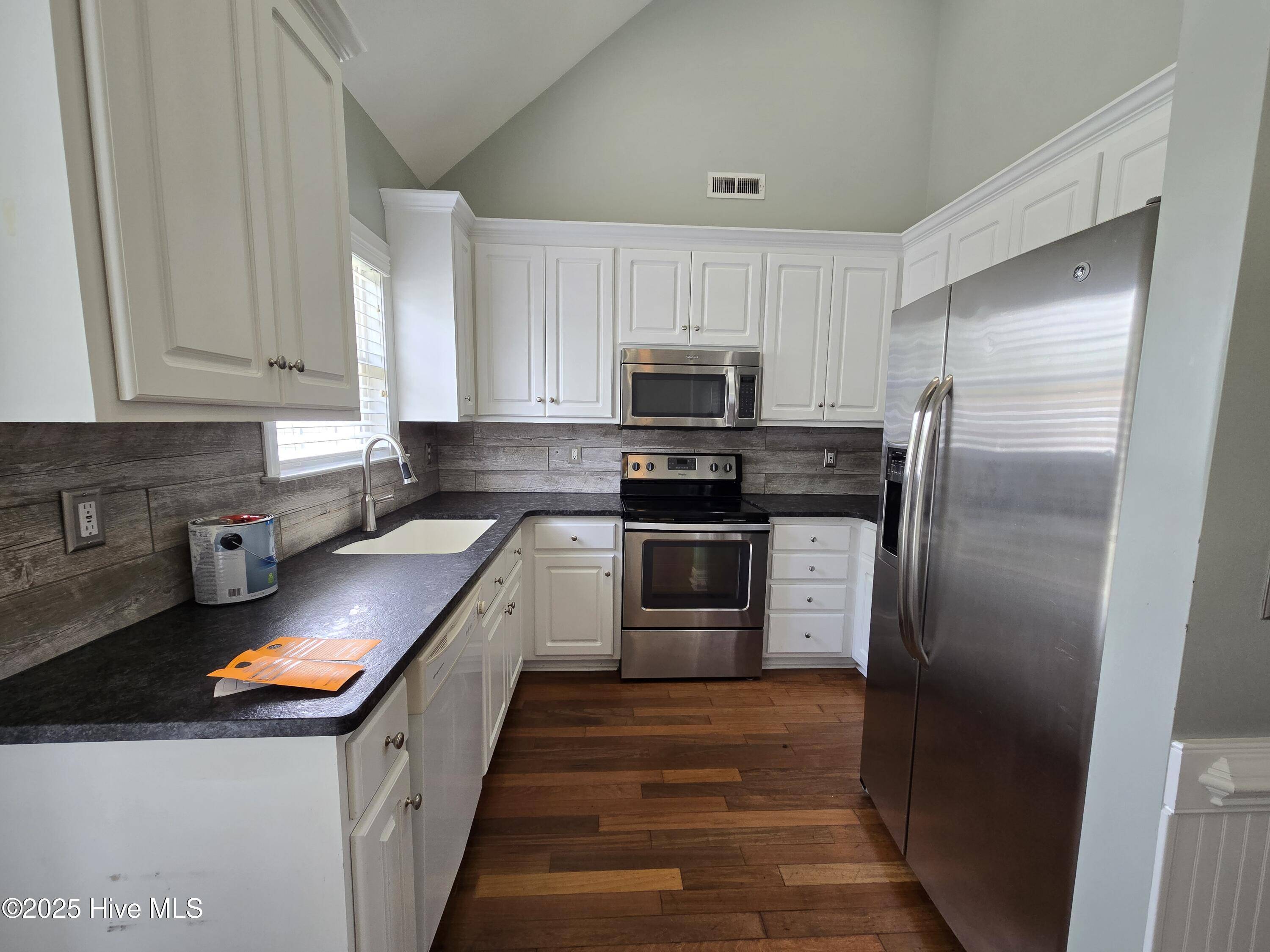 Winterville, NC 28590,2666 Barefoot LN