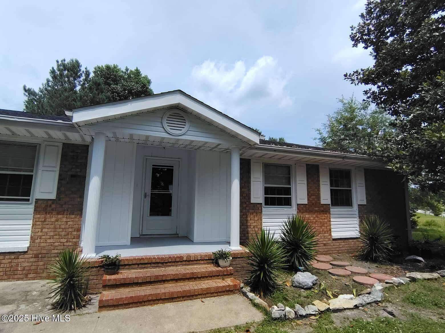 400 Winchester RD, Jacksonville, NC 28546