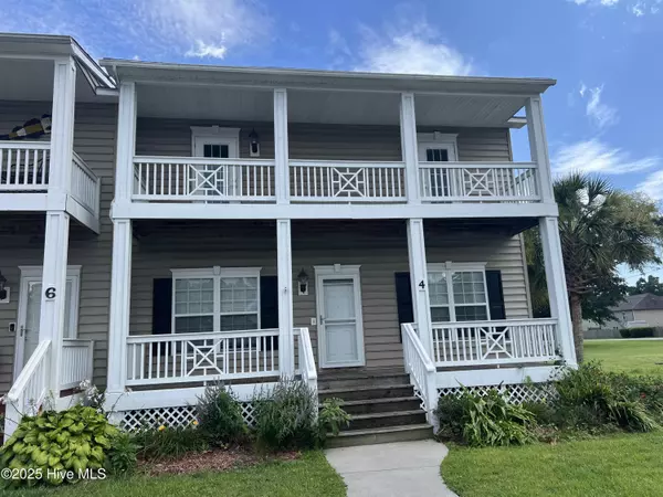 4 Schooner DR, Swansboro, NC 28584