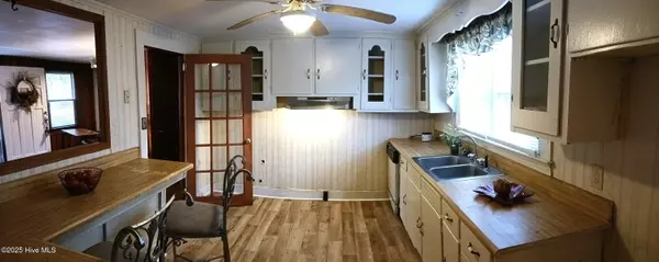 Wilson, NC 27893,1009 Walnut ST W