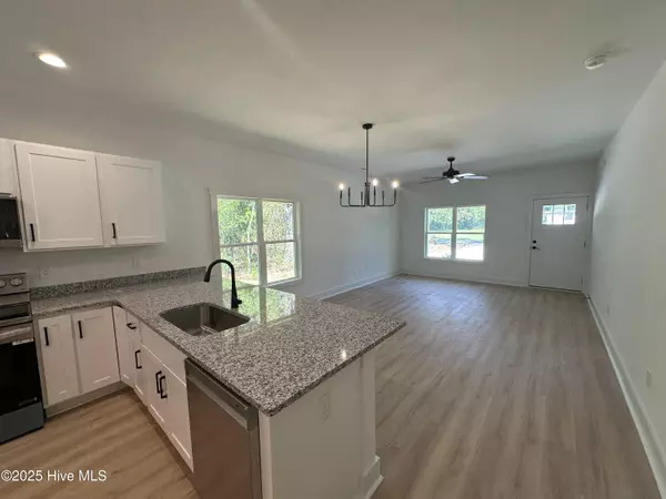 Burgaw, NC 28425,603 W Hayes ST