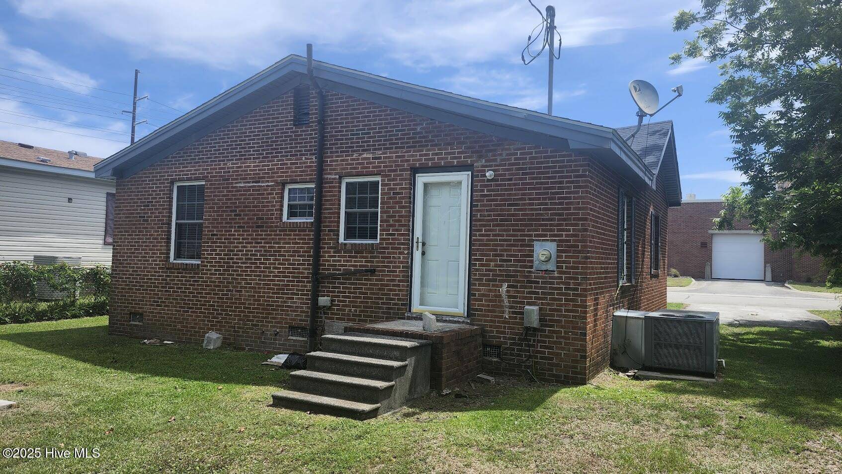 Morehead City, NC 28557,305 N 12th ST