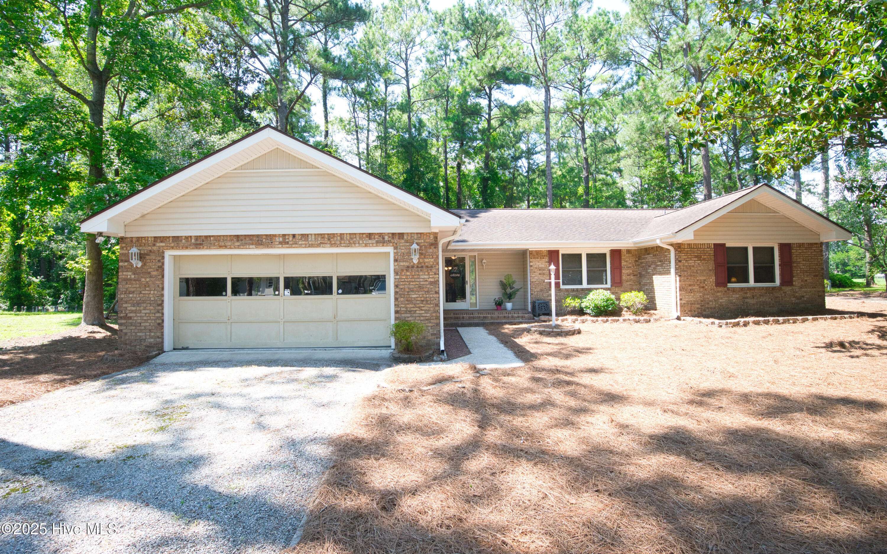 16 E Pine CT, Calabash, NC 28467
