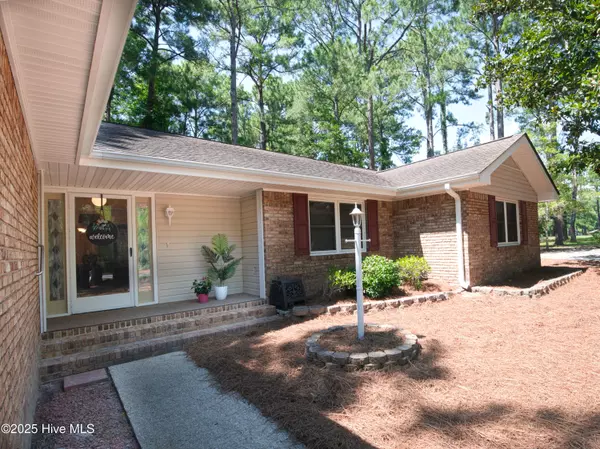 Calabash, NC 28467,16 E Pine CT