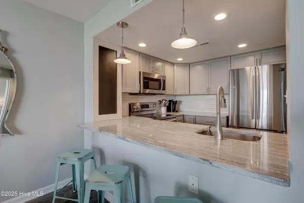 North Topsail Beach, NC 28460,2000 New River Inlet RD #1103