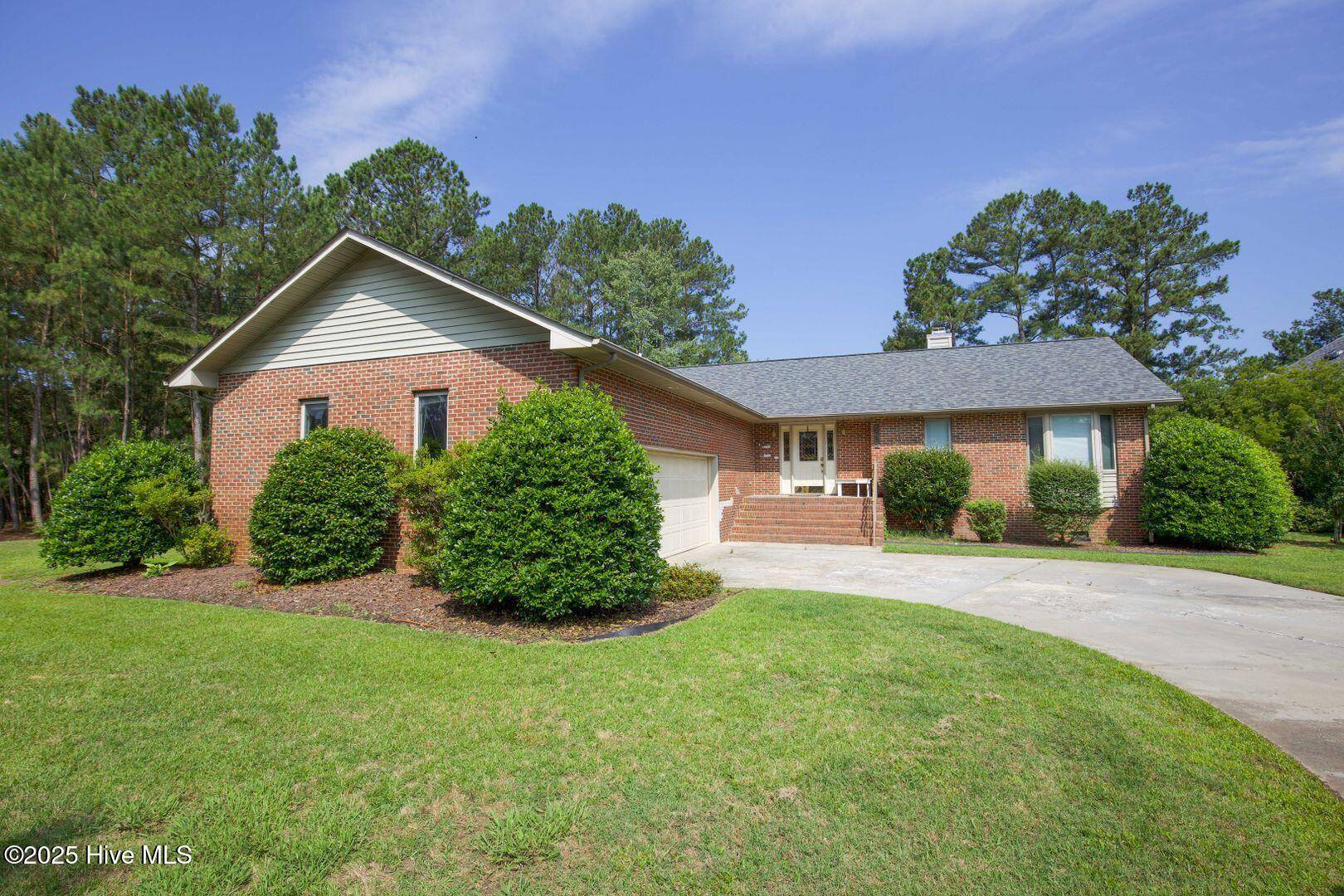 1205 Greenbriar DR, Vass, NC 28394