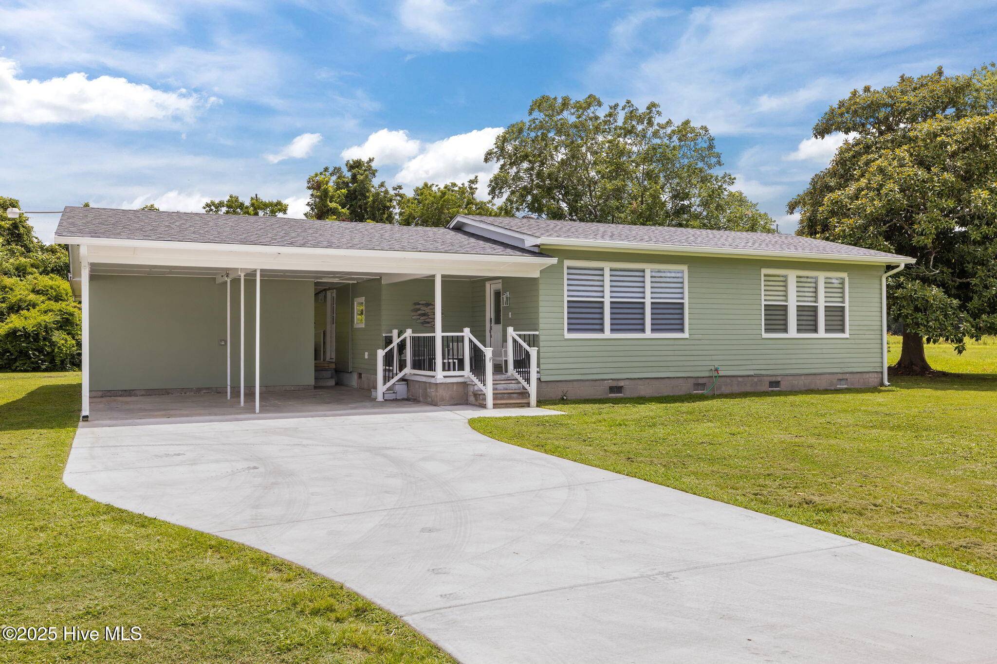 Beaufort, NC 28516,1198 Highway 101