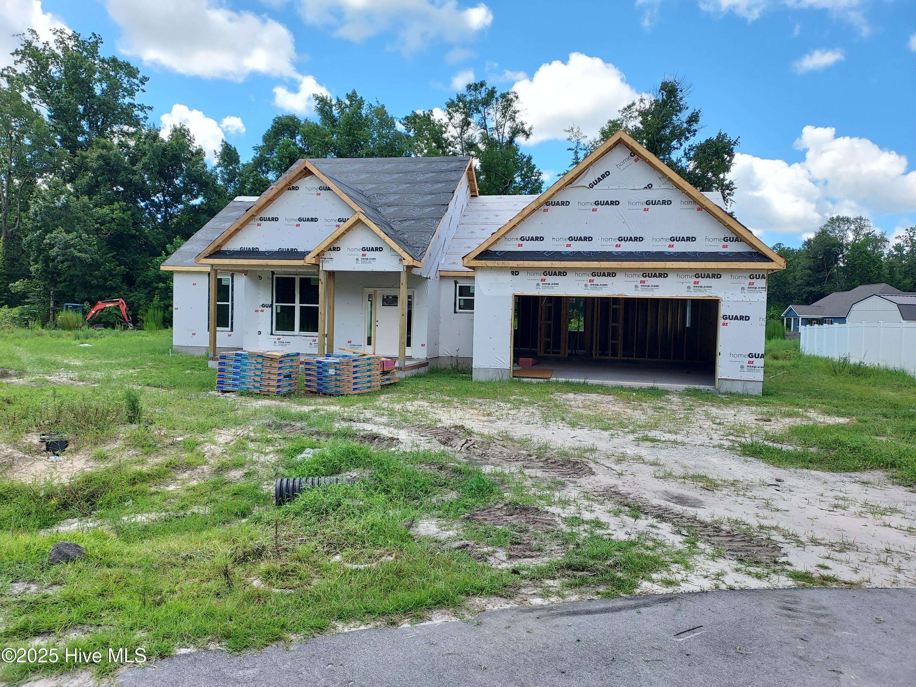 664 Bright Harvest DR, Maysville, NC 28555