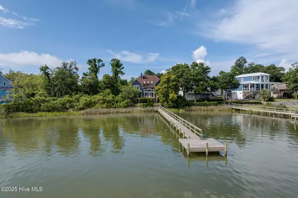 Sneads Ferry, NC 28460,915 Chadwick Shores DR