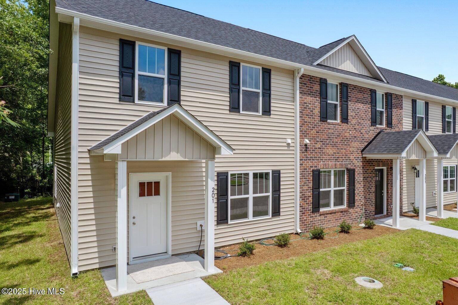 201 Lincoln Place CIR, Leland, NC 28451
