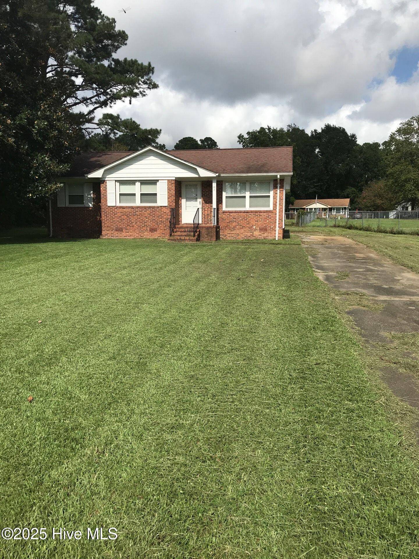 Jacksonville, NC 28546,107 Knight PL