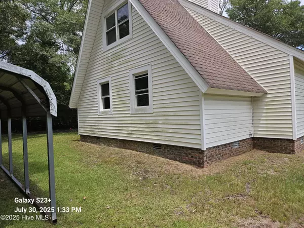 Hubert, NC 28539,650 Queens Creek RD