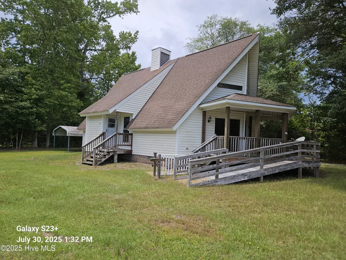 Hubert, NC 28539,650 Queens Creek RD