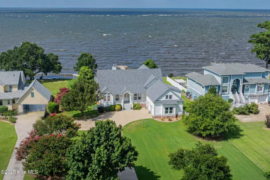 110 Waterside DR, Harbinger, NC 27941