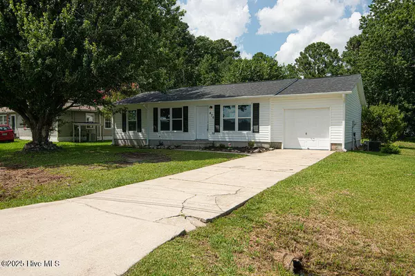 Jacksonville, NC 28546,476 Waters RD